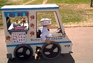 Ice cream truck – Via jowilke.wordpress.com 
